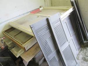 2 vinyl windows 45.553, 2 wood ...