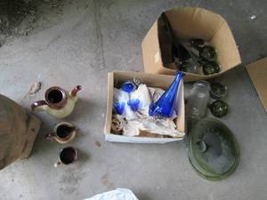 2 boxes and I bag of various glassw...