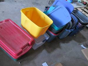 Large lot of totes and tote lids (s...