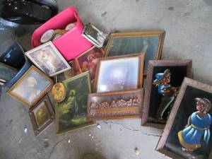 2 totes of home decor includes seve...