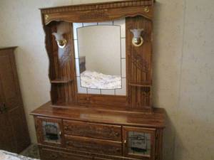 Vintage dresser with lights 6017...
