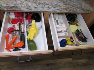 Contents of 2 drawers including mea...