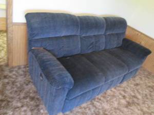 Dual recliner couch 843637 r...