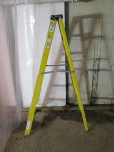 6ft Fiberglass step ladder...