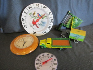 JD Trucks, Gauge, Clock