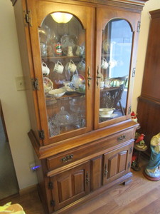 Petite Hutch