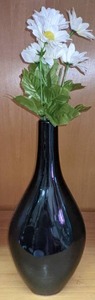 lot 204 image: Decorative Black Bud Vase