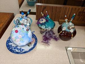 lot 173 image: 4 Artisan Pin Cushions