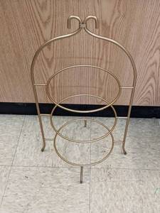 lot 87 image: Hollywood Regency Era Gold Plate Stand