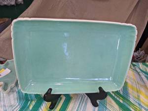 lot 232 image: Red Wing Blue and White Serving  Dish #1040