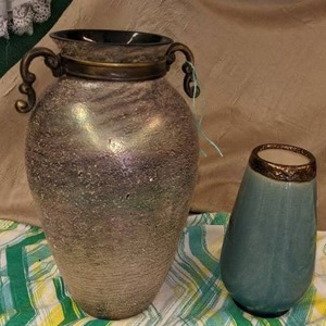 lot 77 image: 2 Stoneware Vases