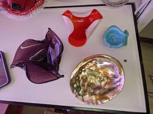 lot 80 image: Collectible Vintage Ashtrays