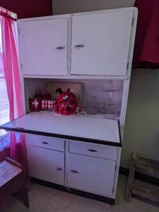 lot 2 image: Splendid 1930s Antique White Hoosier Cabinet