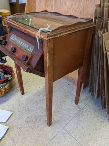 lot 7 image: Antique Coronado Wood Console Radio Table