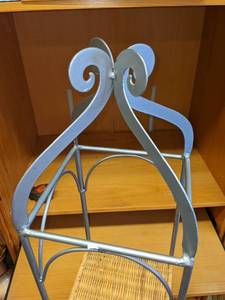 lot 265 image: 3 Tier Metal and Wicker Display Shelf