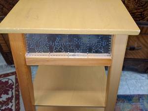 lot 284 image: Small Wood Display Table