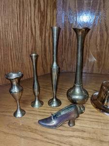 lot 436 image: Bountiful Brass Lot