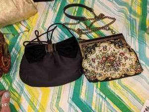 lot 465 image: Collection of Small Vintage Purses