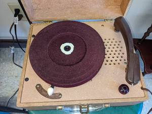 lot 205 image: Sears Silverstone Record Player in Case