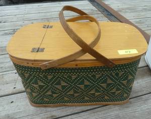 Nice Hawkeye wicker picnic basket with plastic plates, glasses etc