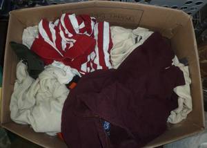 Box of about 25 Mens 3X and 4X shirtssweatshirts
