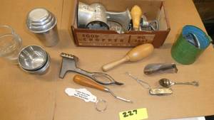 Vintage group of items including a Red Wing shoe horn