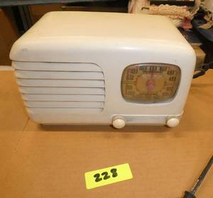 Vintage radio - untested