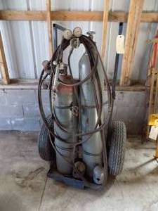 lot 4 image: Torch set