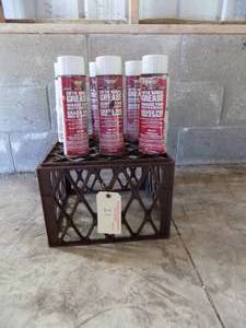 lot 21 image: Fifth wheel grease