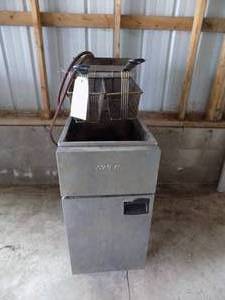 lot 35 image: Two basket deep fryer stainless NSF with hose and regular