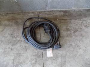 lot 36 image: 220 extension cord with ends