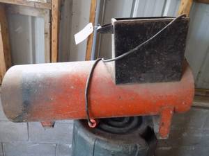 lot 49 image: Space heater LP