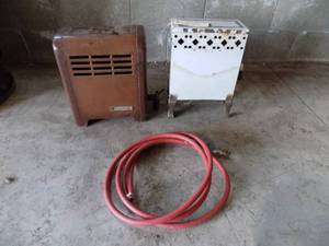 lot 59 image: 2-  LP gas Fishhouse stoves with hose and regulators