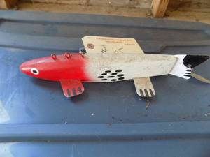 lot 65 image: Spearing decoy 11 long