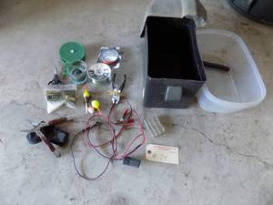 lot 74 image: Ice fishing items