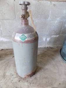 lot 83 image: Argon bottle