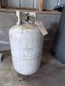 lot 87 image: 30 gallon LP tank