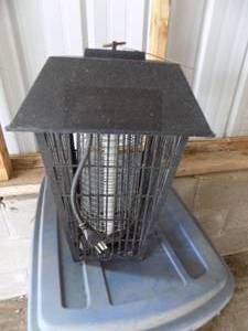 lot 93 image: Electronic Bug zapper