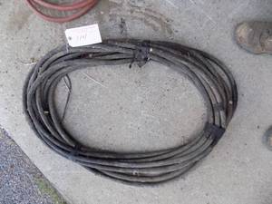 lot 114 image: #8 Wire large roll
