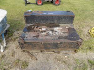 lot 129 image: 100 gallon steel fuel tank