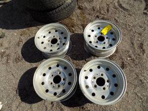 lot 145 image: 15 Rims 5 hole fits Ford F150