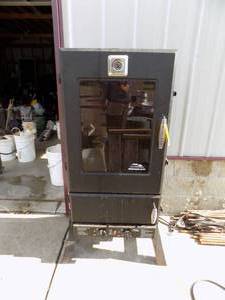 lot 149 image: Smoker LP master built sportsman elite