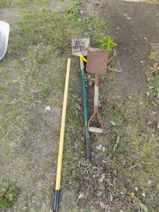 lot 163 image: Square Shovel, Short Handle square shovel, Garden rake