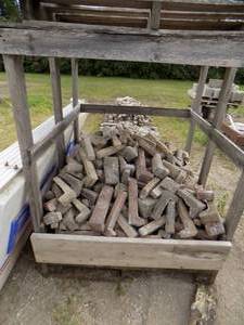 lot 169 image: Large lot of stone veneer