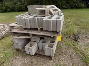 lot 171 image: Lot of Concrete Blocks