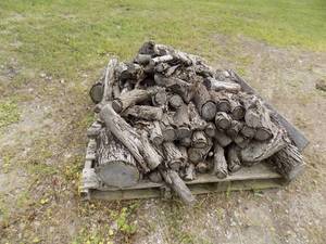 lot 172 image: Mesquite wood for barbecuing & smoking