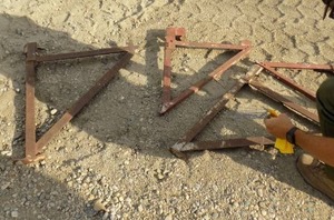 lot 175 image: Outriggers for scaffolding