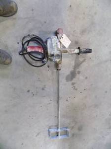 lot 213 image: 12 Drill with mixing bit (Milwaukee)