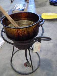 lot 225 image: LP Cooker with Kettle & Strainer