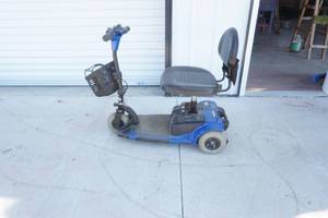lot 6 image: Mobility cart